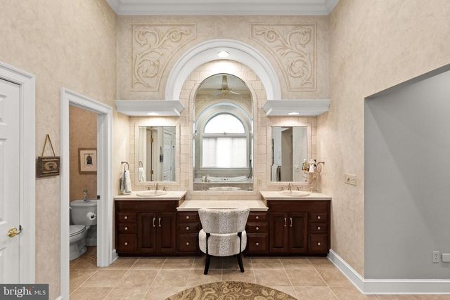 121 MADARA DR, Hanover, PA 17331