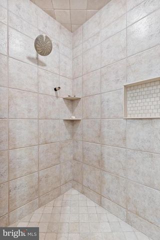 121 MADARA DR, Hanover, PA 17331