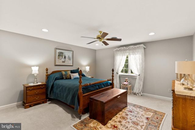 121 MADARA DR, Hanover, PA 17331