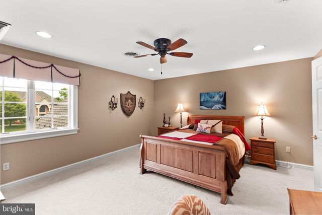 121 MADARA DR, Hanover, PA 17331