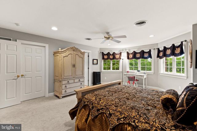 121 MADARA DR, Hanover, PA 17331