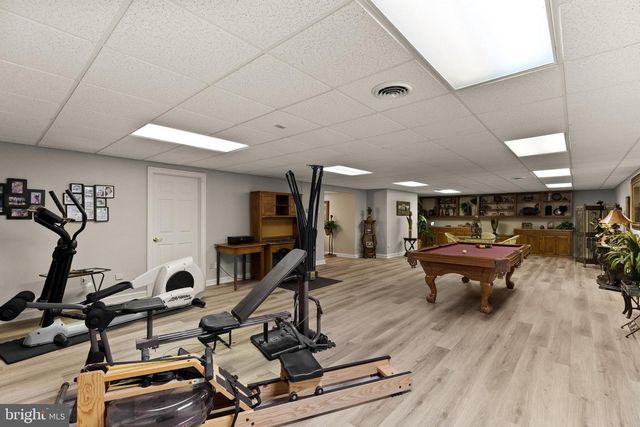 121 MADARA DR, Hanover, PA 17331