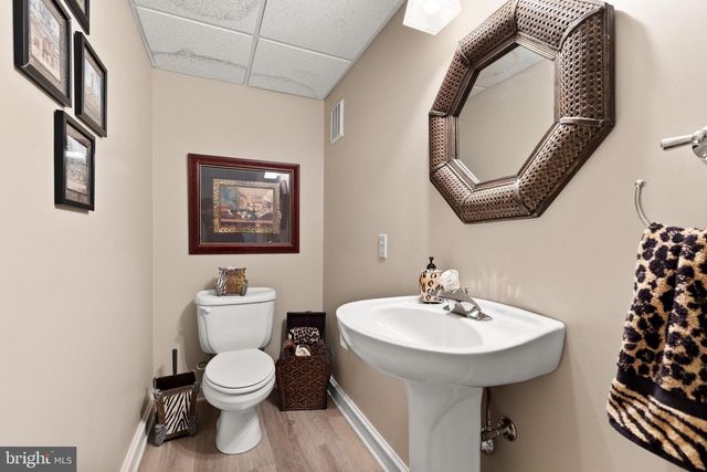 121 MADARA DR, Hanover, PA 17331