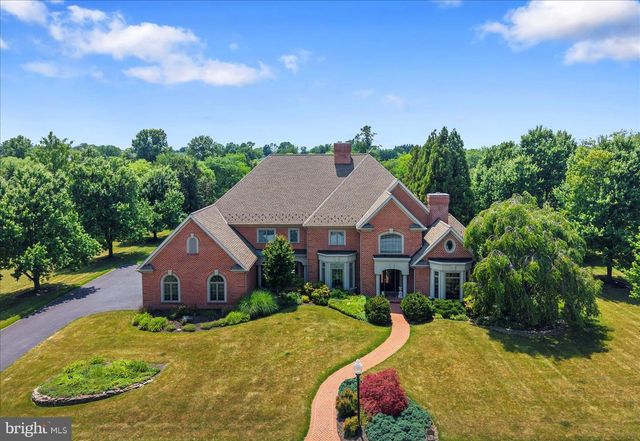 121 MADARA DR, Hanover, PA 17331