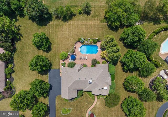 121 MADARA DR, Hanover, PA 17331