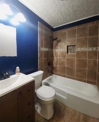 409 Nathan Street, Burleson, TX 76028