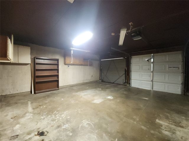 409 Nathan Street, Burleson, TX 76028