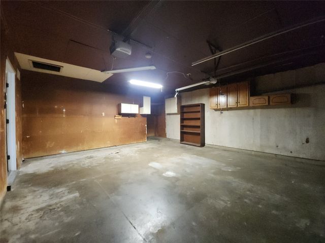 409 Nathan Street, Burleson, TX 76028