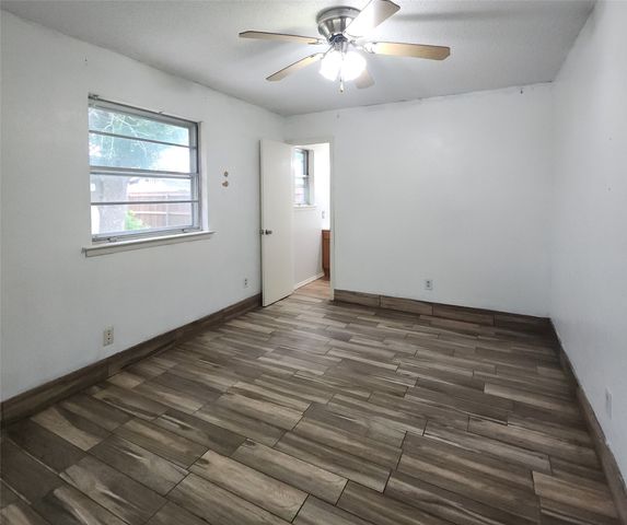 409 Nathan Street, Burleson, TX 76028