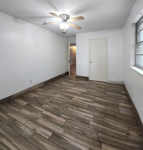 409 Nathan Street, Burleson, TX 76028