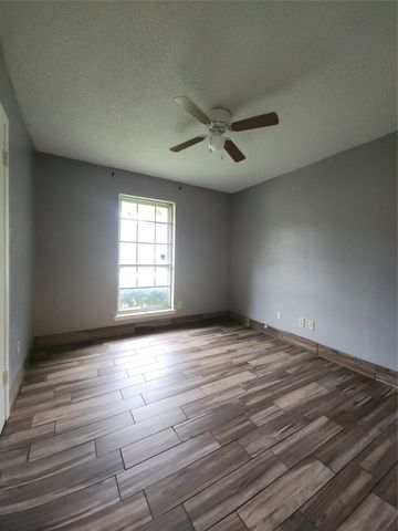 409 Nathan Street, Burleson, TX 76028