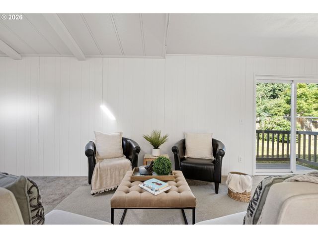 5949 LILAC Ln, Springfield, OR 97478