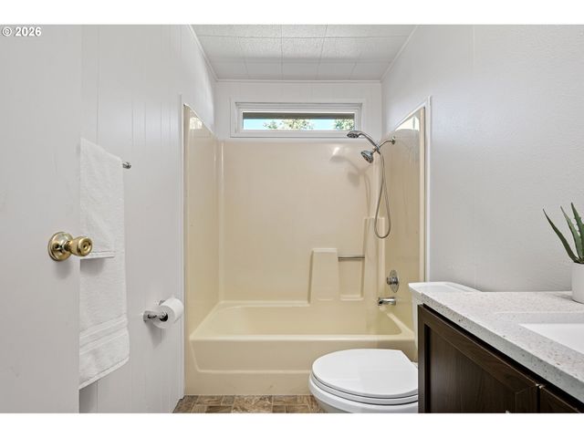 5949 LILAC Ln, Springfield, OR 97478