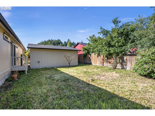 5949 LILAC Ln, Springfield, OR 97478