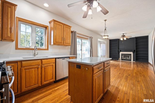 206 GLENDALE Lane, East Peoria, IL 61611