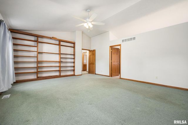 206 GLENDALE Lane, East Peoria, IL 61611