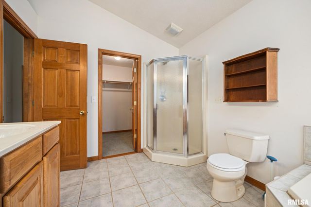 206 GLENDALE Lane, East Peoria, IL 61611