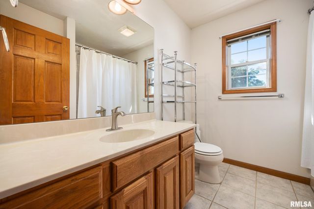 206 GLENDALE Lane, East Peoria, IL 61611