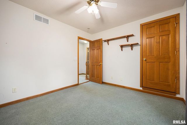 206 GLENDALE Lane, East Peoria, IL 61611