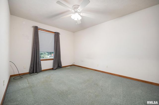 206 GLENDALE Lane, East Peoria, IL 61611