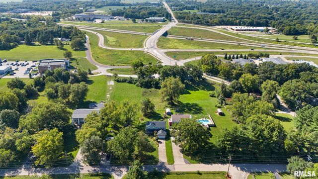 206 GLENDALE Lane, East Peoria, IL 61611