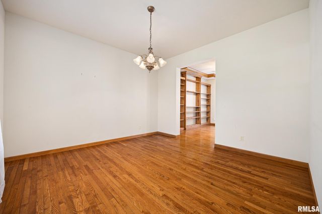 206 GLENDALE Lane, East Peoria, IL 61611