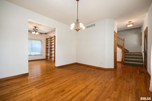 206 GLENDALE Lane, East Peoria, IL 61611