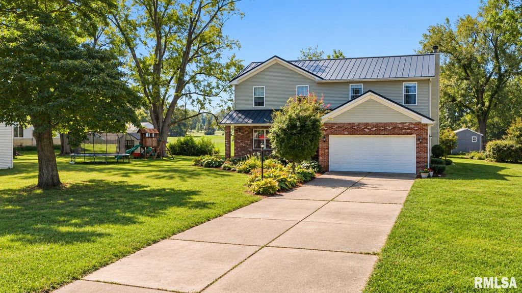 206 GLENDALE Lane, East Peoria, IL 61611