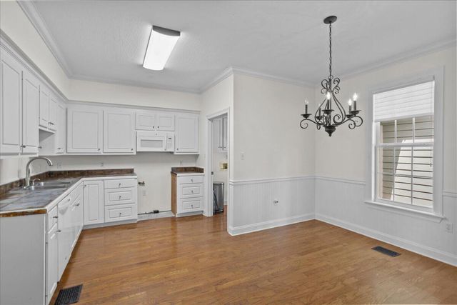 202 40th Pl, Hattiesburg, MS 39402