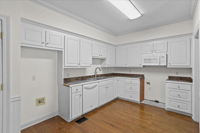 202 40th Pl, Hattiesburg, MS 39402