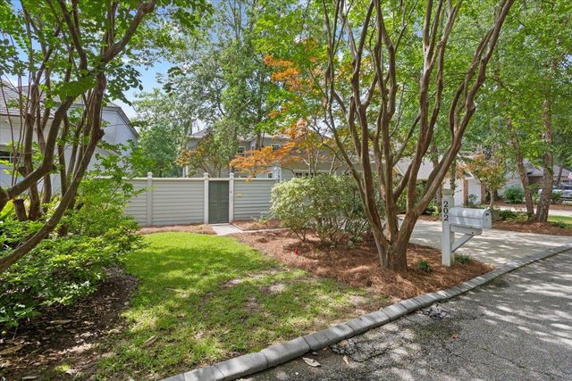 202 40th Pl, Hattiesburg, MS 39402