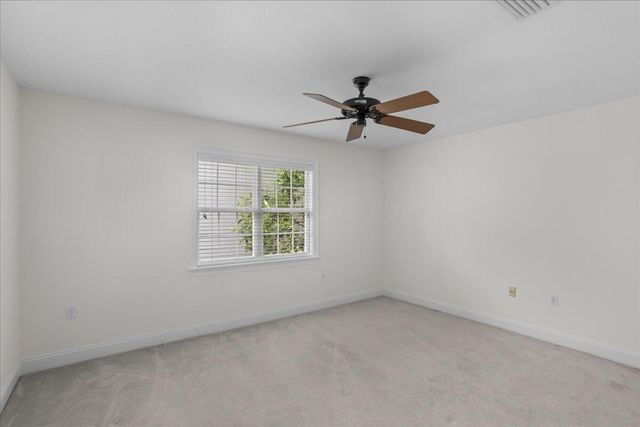 202 40th Pl, Hattiesburg, MS 39402
