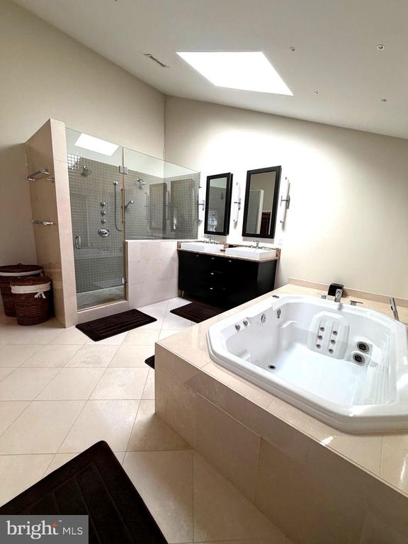 Image 11 of property listing at 5103 YUMA ST NW, Washington, DC 20016