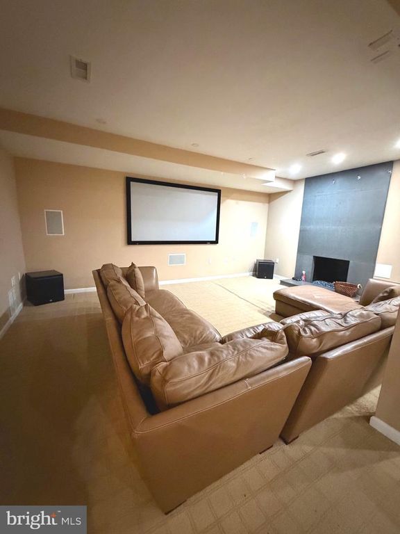 Image 18 of property listing at 5103 YUMA ST NW, Washington, DC 20016