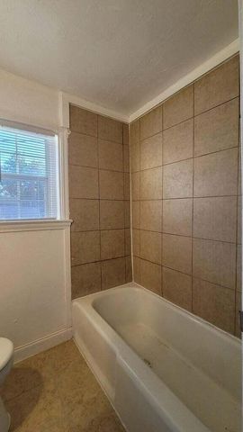 2101 38th Street, Lubbock, TX 79412