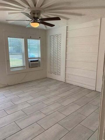 2101 38th Street, Lubbock, TX 79412