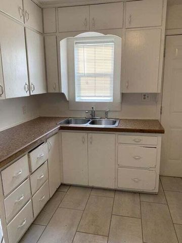 2101 38th Street, Lubbock, TX 79412