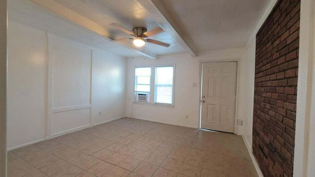 2101 38th Street, Lubbock, TX 79412