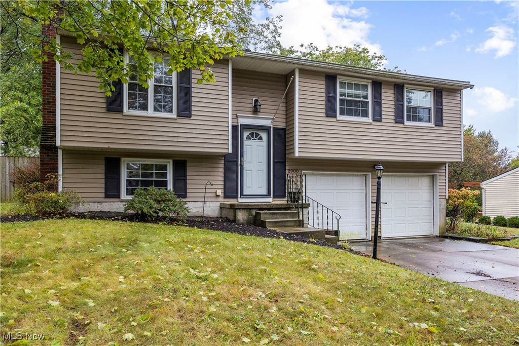 2908 Wexford Boulevard, Stow, OH 44224