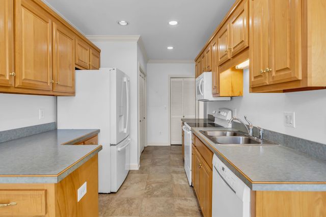 8008 Sunrise Cir, Franklin, TN 37067