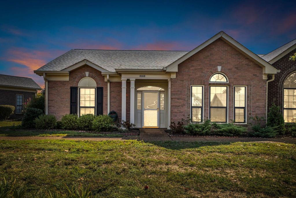 8008 Sunrise Cir, Franklin, TN 37067