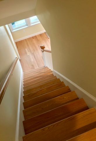 7 Bay St 10, Hull, MA 02045