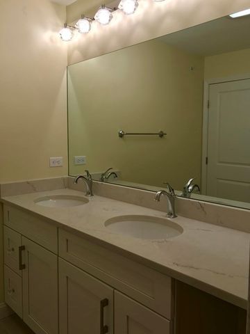 7 Bay St 10, Hull, MA 02045