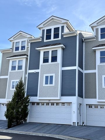 7 Bay St 10, Hull, MA 02045