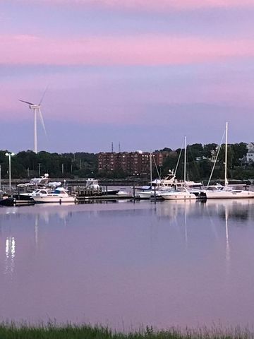 7 Bay St 10, Hull, MA 02045