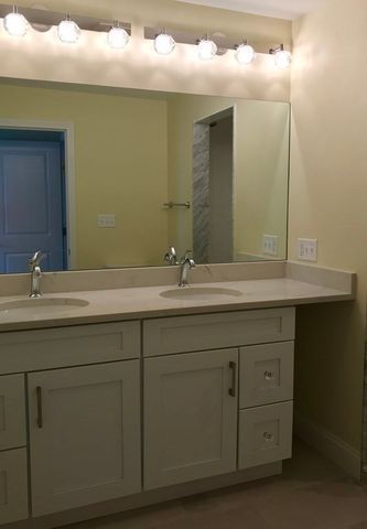 7 Bay St 10, Hull, MA 02045