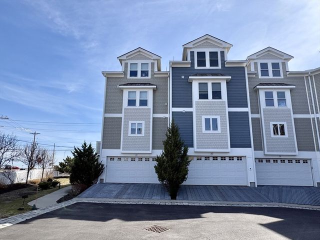 7 Bay St 10, Hull, MA 02045