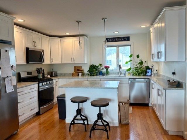 7 Bay St 10, Hull, MA 02045