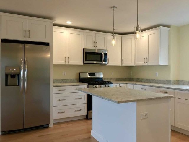 7 Bay St 10, Hull, MA 02045