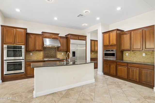 3722 E ZACHARY Drive, Phoenix, AZ 85050